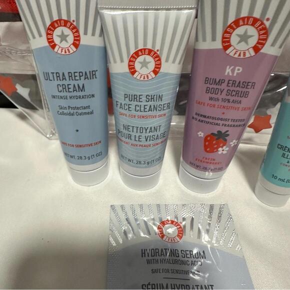 First Aid Beauty Skincare Set - Picture 4 of 4